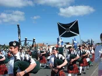 Pipe band lead the commemoration